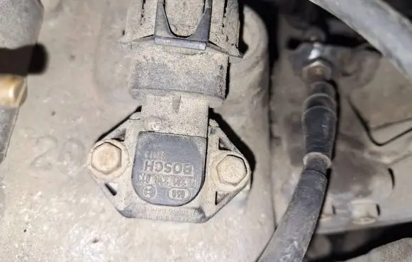 Subaru Legacy Air pressure sensor 0261230013