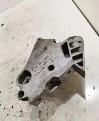 Volkswagen Golf V Engine mounting bracket 03G199207G V550KTS102