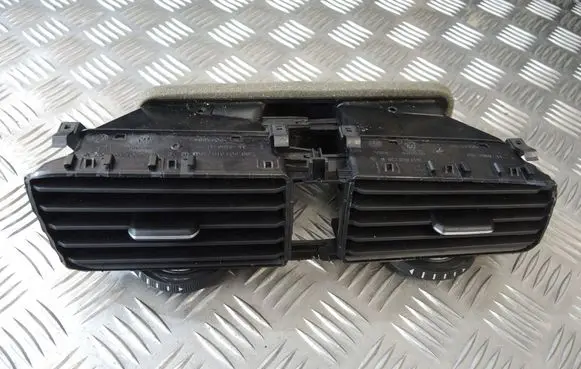 Volkswagen Golf VII Dashboard side air vent grill/cover trim 5G1815736Q
