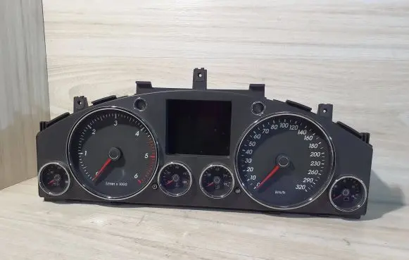 Volkswagen Touareg I Speedometer (instrument cluster) 7L6920881T 0265055613 8497000018