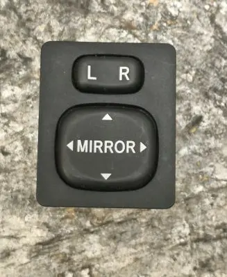 Toyota Yaris Wing mirror switch 183574