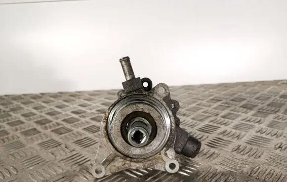 Nissan Navara D40 Vacuum pump 14650EB300