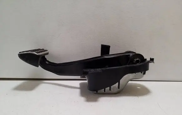 Mercedes-Benz EQC Brake pedal A2052920515