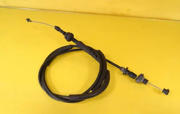 Volkswagen Golf IV Throttle cable 1J0721555T