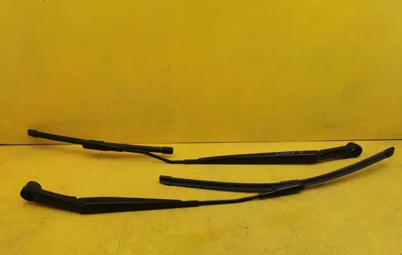Hyundai Bayon Headlight wiper arm 98320-00000