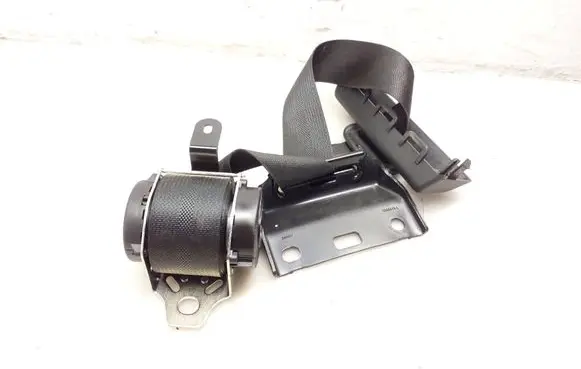 Toyota Hilux VIII Middle seatbelt (rear) 630266500D