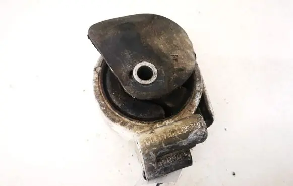 Mitsubishi Space Star Engine mount bracket 30814380