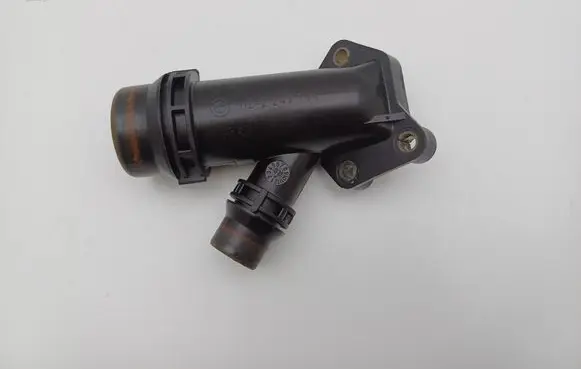 BMW 5 E39 Thermostat housing 2247744 11122247744