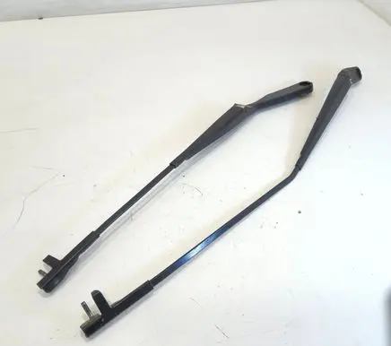 Volkswagen Polo Front wiper blade arm