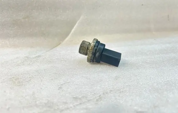 BMW 4 F32 F33 Air conditioning (A/C) pressure sensor 