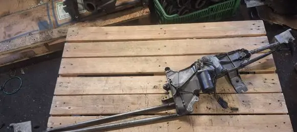 Peugeot 807 Front wiper linkage and motor 404721 6126A