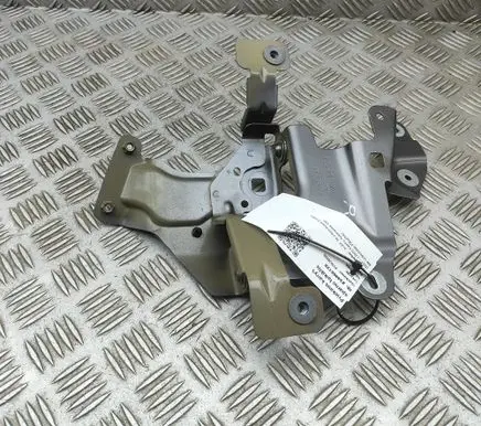 Audi A6 etron 85E Fender mounting bracket 05E821135 05E821131