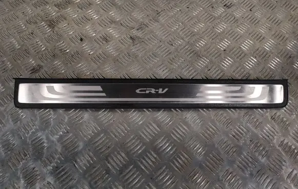 Honda CR-V Front sill trim cover 84202SWAA