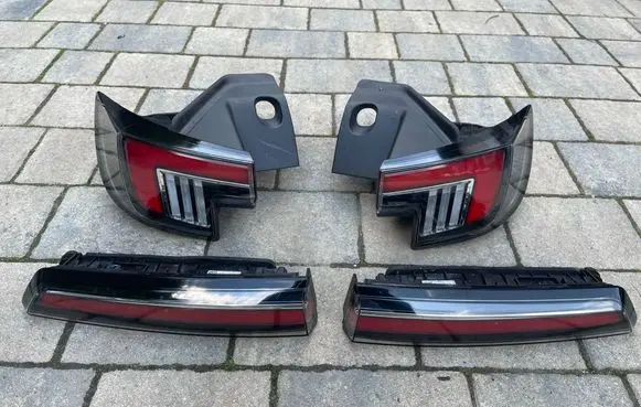 Opel Mokka B Rear/tail lights set 9833944480
