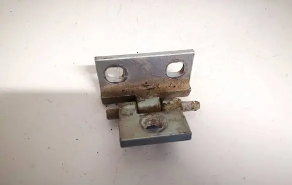 Volvo XC90 Rear door lower hinge