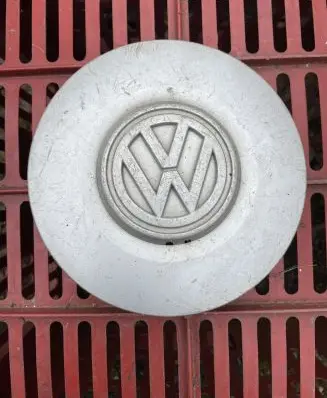 Volkswagen Golf III Original wheel cap 1H0601151B 1H0601149B