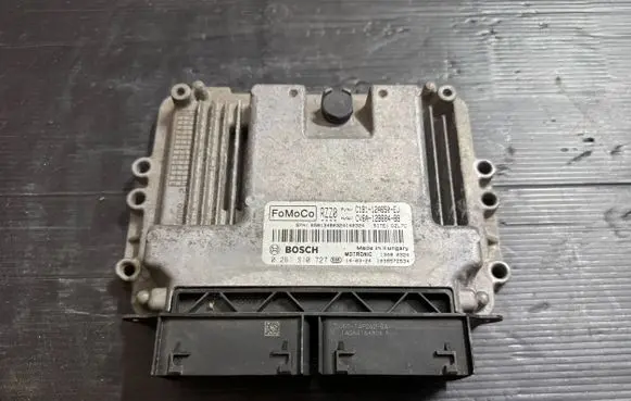 Ford Focus Engine control unit/module CV6A12B684BB C1B112A650EJ 0261S10727