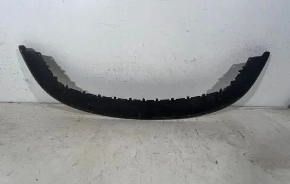 Front bumper lip