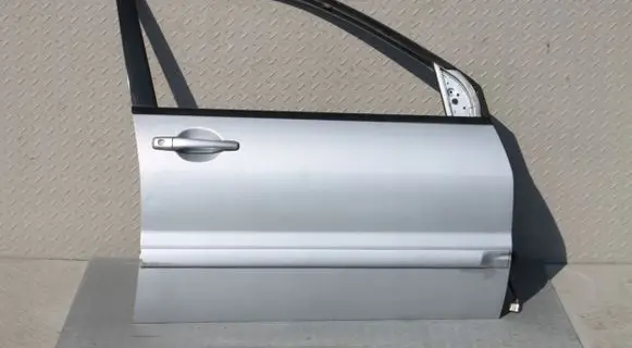 Mitsubishi Lancer Front door