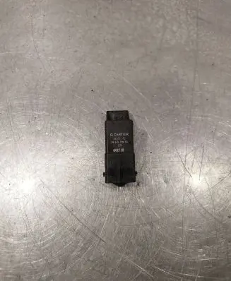 Peugeot 308 SW Glow plug pre-heat relay 9640469680 51252002
