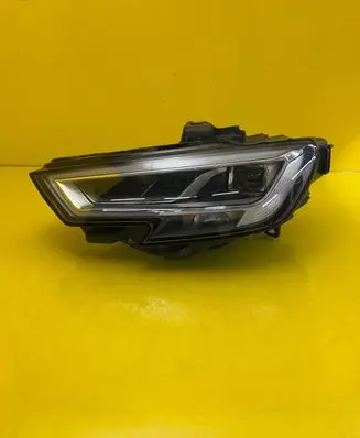 Audi A3 S3 8V Headlight/headlamp 8V0941033C