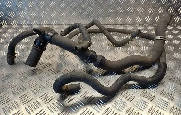 Engine coolant pipe/hose