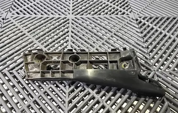 Toyota Prius (XW30) Front bumper mounting bracket 47040 5215 4F02