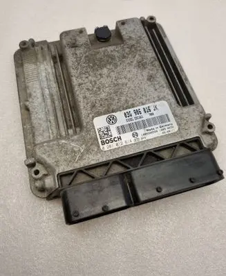 Volkswagen Golf V Engine control unit/module 03G906016JK 1039S09599 0281012614