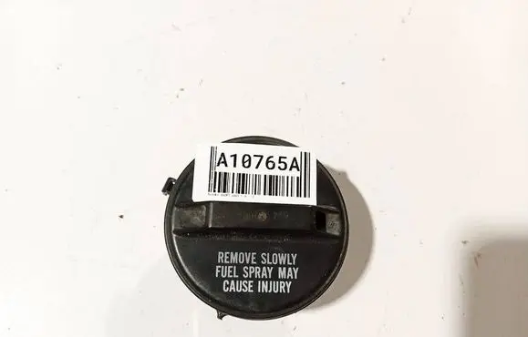 Suzuki Swift I Fuel tank filler cap 