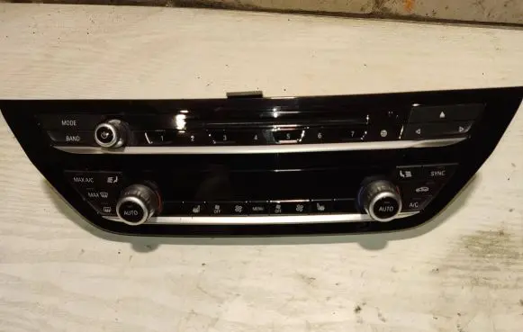 BMW 5 G30 G31 Climate control unit 11419110 6826848 900350710004