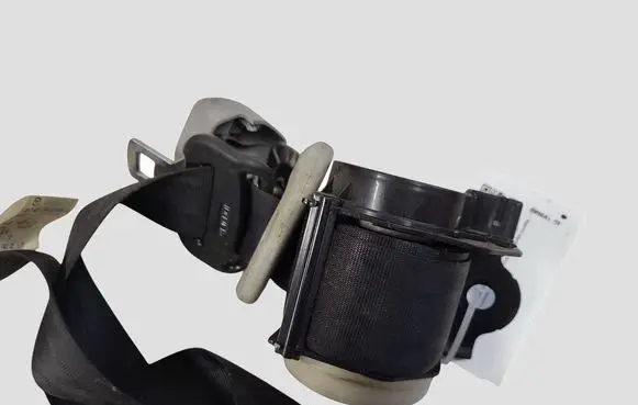 Mazda 5 Rear seatbelt