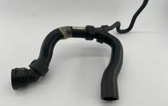 Audi A8 S8 D2 4D Engine coolant pipe/hose 4D0121101AH
