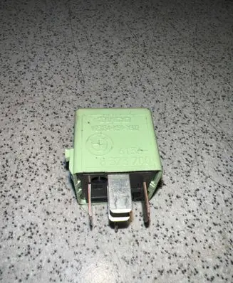 BMW 5 E39 Other relay 8373700