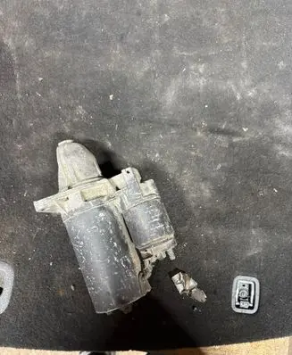 Land Rover Discovery Starter motor 0001109040
