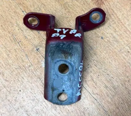Toyota Yaris Front door upper hinge 687100D091 6871002060