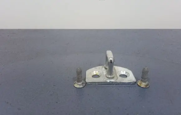 Renault Megane I Front door lock 825705229R