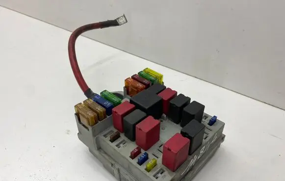 Lancia Musa Fuse module 51739427 57657 0051739427057657