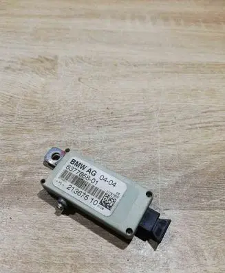 BMW X5 E53 Aerial antenna amplifier 8377658