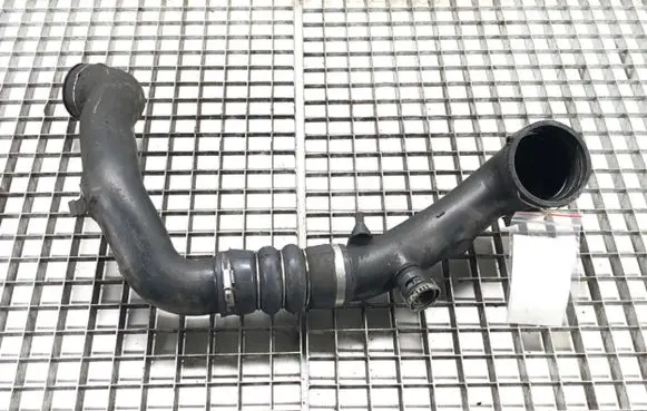 BMW X6 E71 Intercooler hose/pipe 7571350