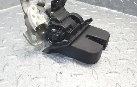 Skoda Fabia Mk3 (NJ) Tailgate/trunk/boot lock/catch/latch 5E0827505