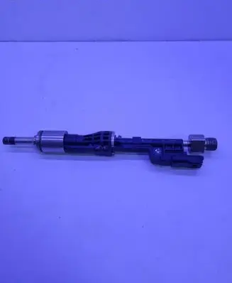 BMW 5 F10 F11 Fuel injector 7568607 10213541