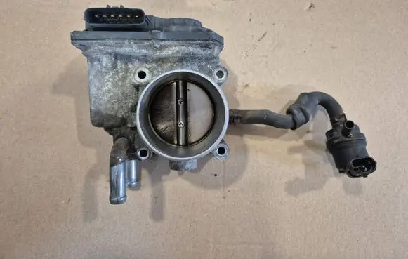 KIA Ceed Throttle body valve 351002B300