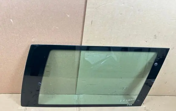 Mercedes-Benz Vito Viano W638 Rear side window