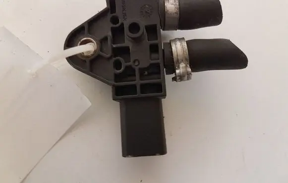 Citroen C4 I Picasso Exhaust gas pressure sensor 00257752 9662143180