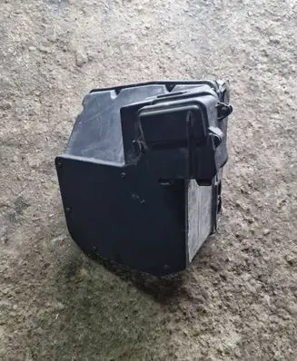 Volkswagen Multivan T5 Engine control unit box 