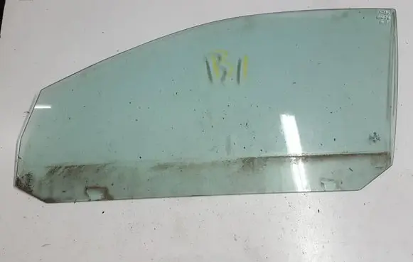 Volkswagen Golf V Front door window glass four-door 