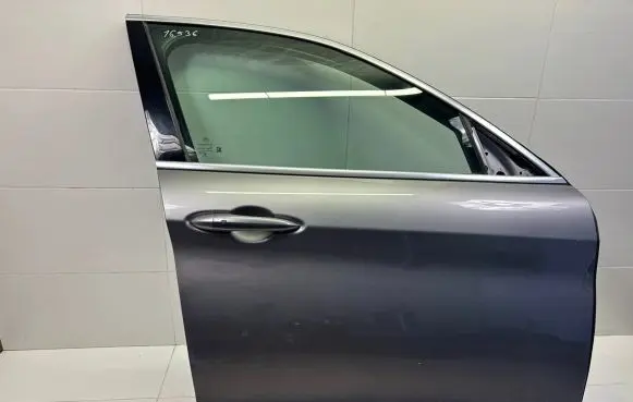 Alfa Romeo Stelvio Front door