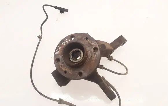 Nissan Micra Front wheel hub 