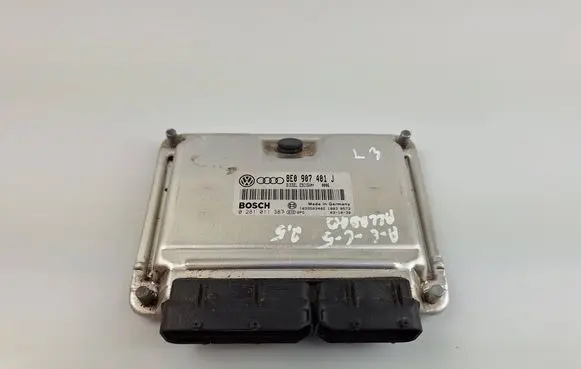 Volkswagen PASSAT B5 Engine control unit/module 8E0907401J