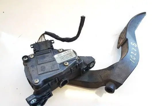 Audi A4 S4 B6 8E 8H Accelerator throttle pedal 8el721523 6pv008376-01